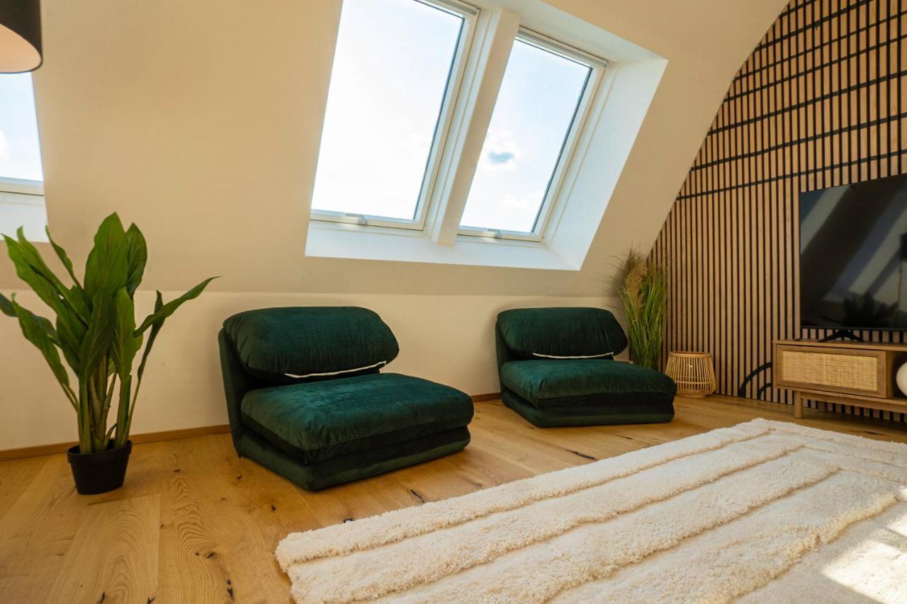 Orestaliving - Penthouse In 2Nd District With View Bécs Kültér fotó